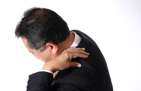 腕が上がらなくなる五十肩の痛みに鍼灸をご提案いたします | 茅野市の整体はかねこ はりきゅう マッサージ治療院